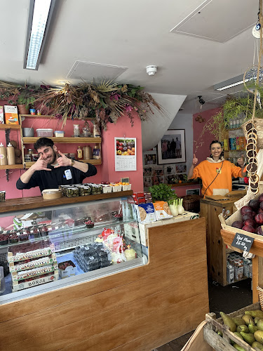 Opinii despre Avoman Grocery în London - Hospitality and gastronomy