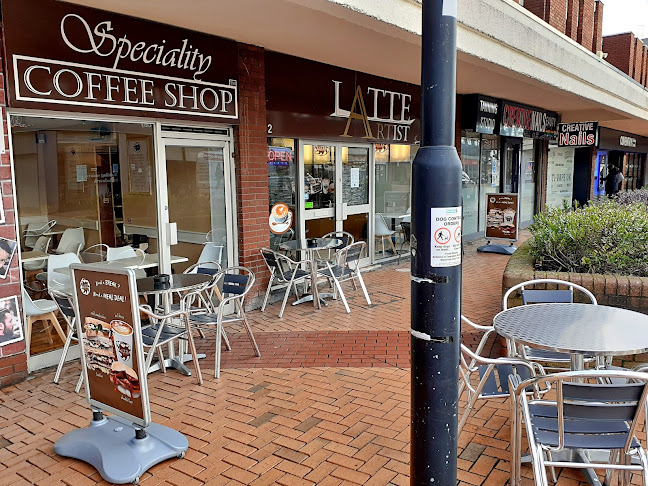 Latte Artist - Coffee Shop