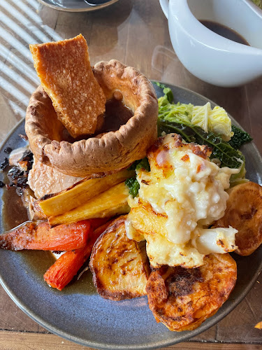 RuLu’s deli kitchen wine - Hospitality and gastronomy