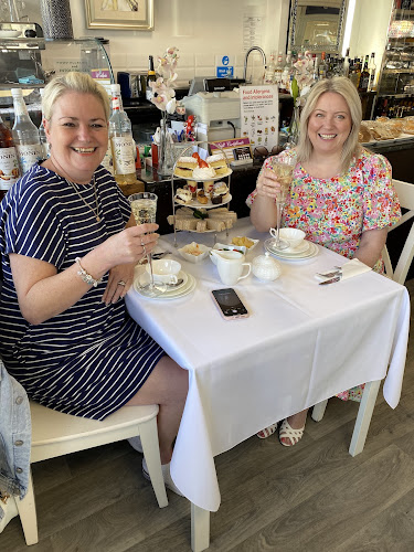 Mims Moms Coffee & Champagne Bar - Cannock