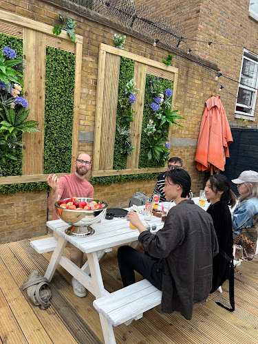 Opinii despre The Manor în London - Hospitality and gastronomy