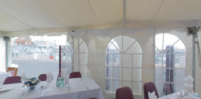 Arch Bar Lounge & Kitchen - Hospitality and gastronomy