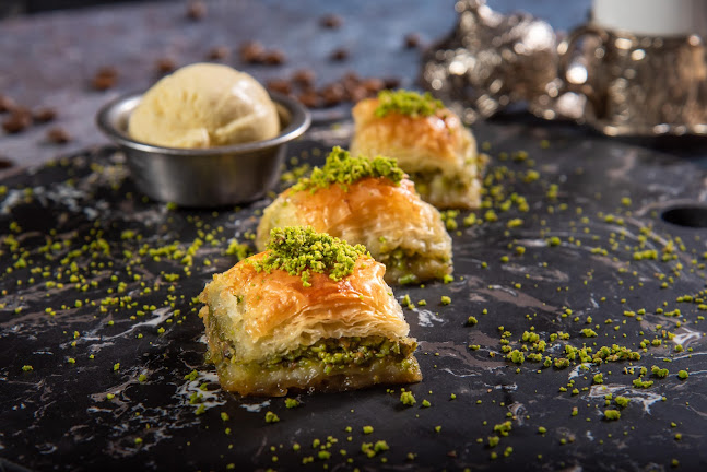 11 Massetts Rd, Horley RH6 7PR, United Kingdom