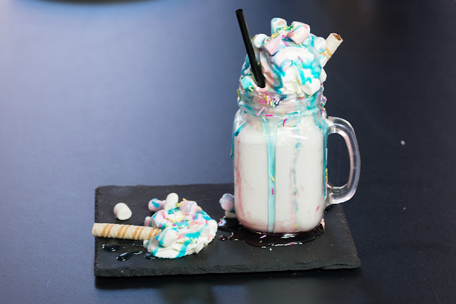 152 Barking Rd, London E16 1EN