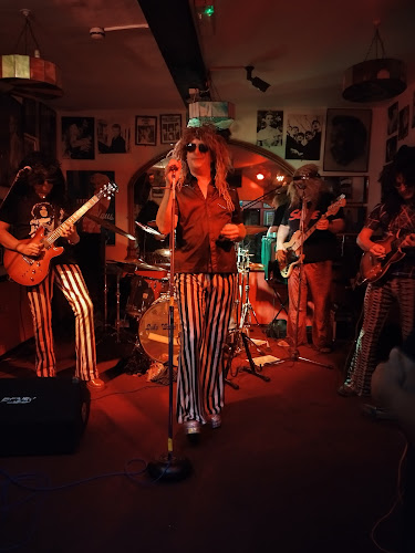 The Walnut Tree Shades - Norwich