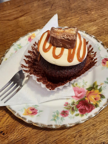 Crumbs Cupcakery - Hospitality and gastronomy