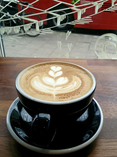 139 Westminster Bridge Rd, London SE1 7HR