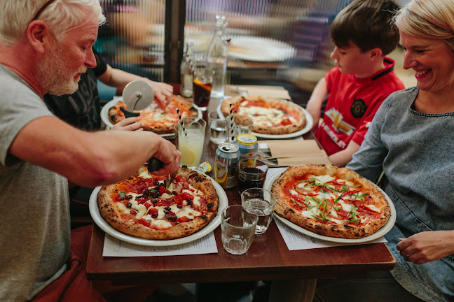 Comentarii opinii despre Paesano Pizza West End