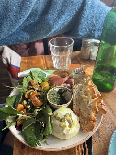 Foliage Cafe - Hospitality and gastronomy