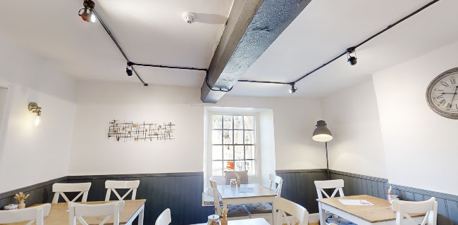 38 High St, Witney OX28 6HG, United Kingdom