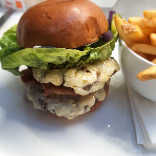 Amazing Burger Shop - Hospitality and gastronomy