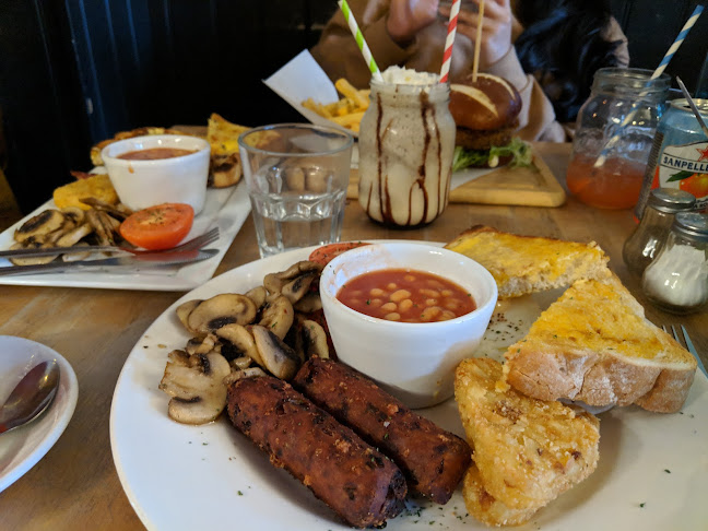 83 Crwys Rd, Cardiff CF24 4NF