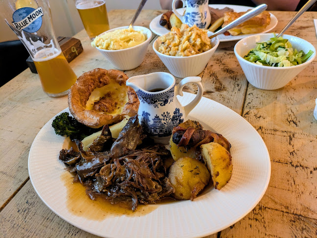 Bernard St, Glossop SK13 7AA