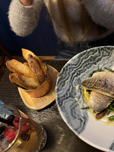 The Square Bistro Poundbury - Hospitality and gastronomy