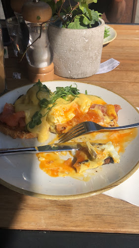 Opinii despre Hally's London în London - Hospitality and gastronomy