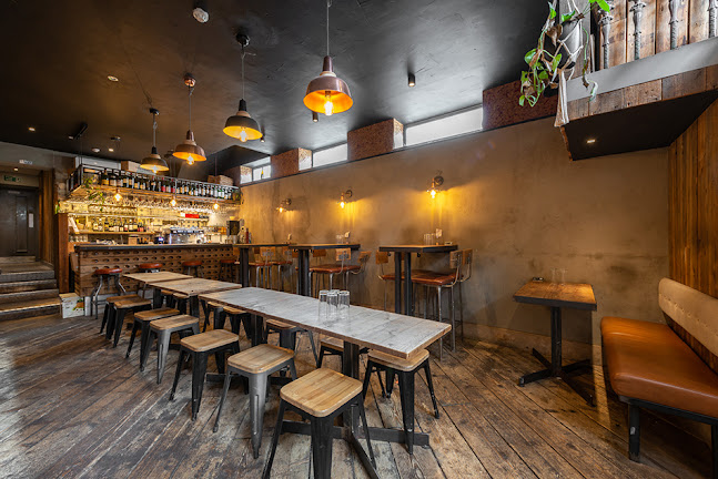 Humble Grape Battersea - Hospitality and gastronomy