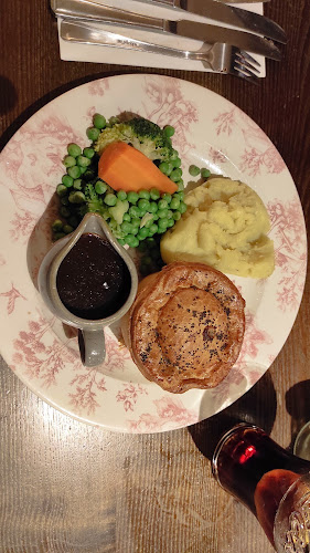 Opinii despre Hinderton Arms în Neston - Hospitality and gastronomy