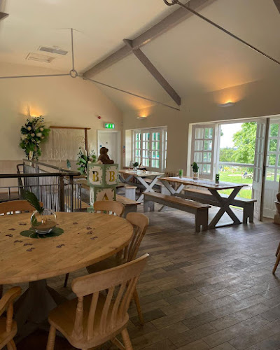 Two Left Feet Tap & Brewery - Hospitality and gastronomy