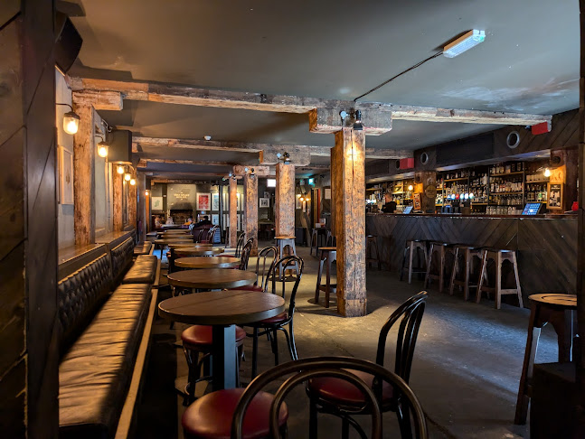 Comentarii opinii despre The Dirty Onion and Yardbird