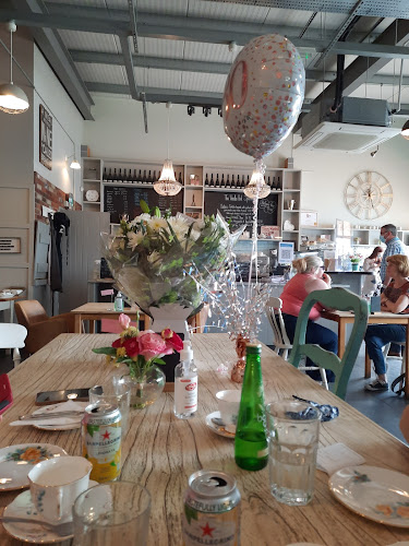 2 Lakeside Dr, Coedkernew, Duffryn, Newport NP10 8BB, United Kingdom