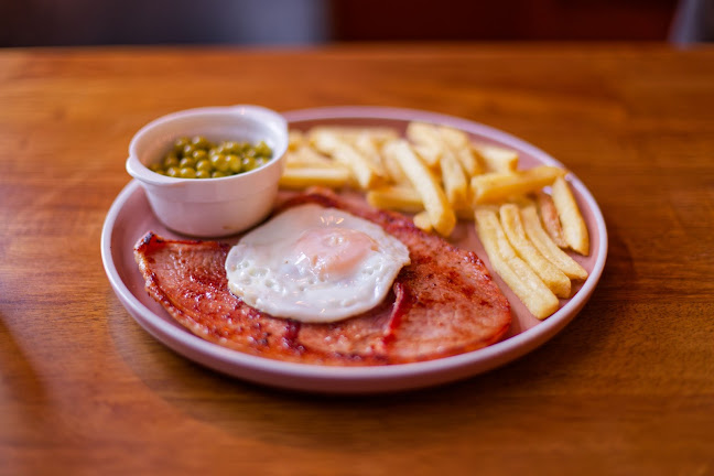 The Nags Head - Hospitality and gastronomy