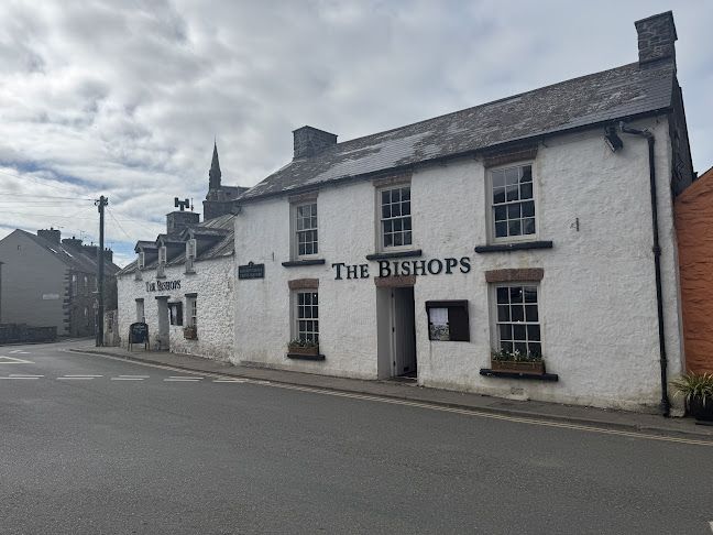 Comentarii opinii despre The Bishops