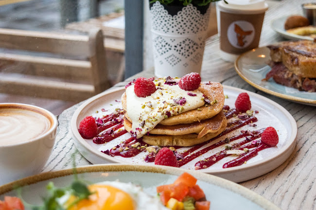 Opinii despre Cafe Tamra în London - Hospitality and gastronomy