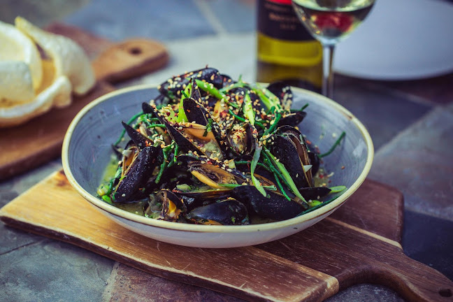 Richmond Harbour Hotel, Richmond Hill, Richmond TW10 6RP, United Kingdom