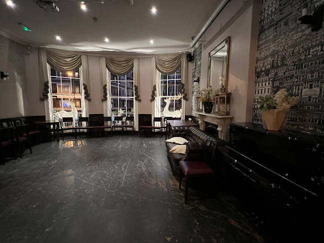 Comentarii opinii despre The Windsor Castle Pub