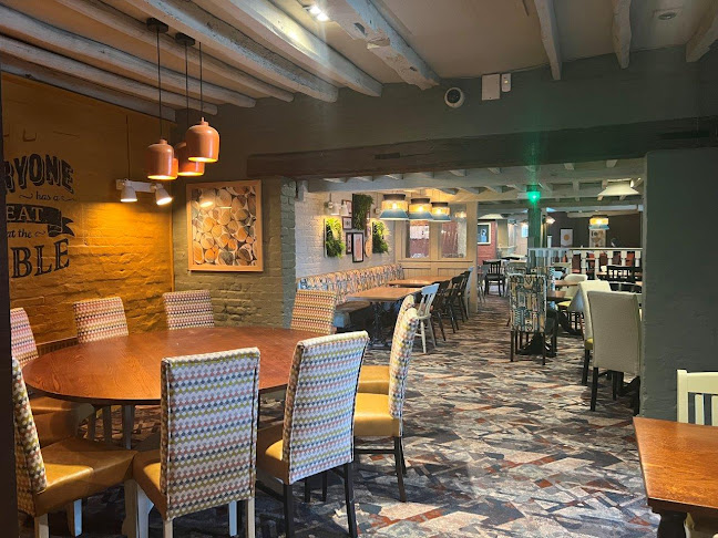 Manor Road, Hayling Island PO11 0EZ, United Kingdom