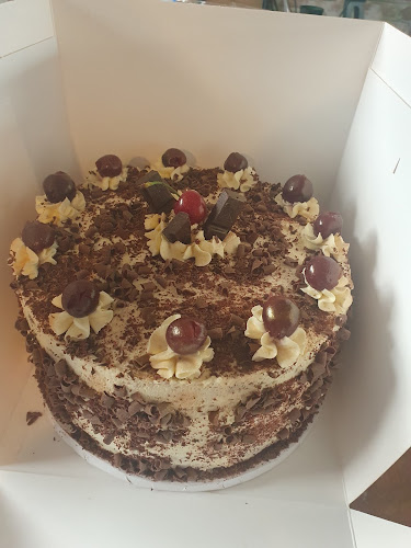 Ulli's Home Bakes - Hospitality and gastronomy