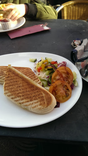 Arch Bar Lounge & Kitchen - Hospitality and gastronomy