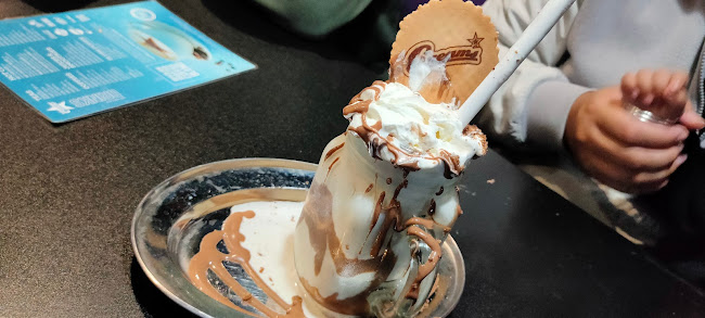 Comentarii opinii despre Creams Cafe Enfield