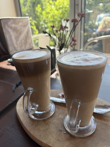 Opinii despre The Peloton Café în Hull - Hospitality and gastronomy