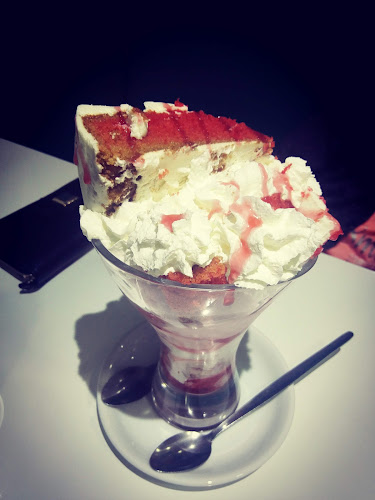 Opinii despre Cakes & Shakes în Ilford - Hospitality and gastronomy