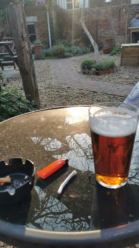 Comentarii opinii despre The Odd One Out