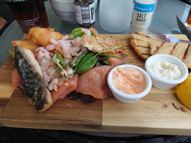 Comentarii opinii despre The White Horse