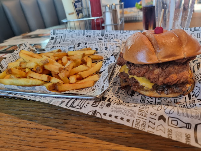 Gallagher Retail Park, R3, Wednesbury WS10 9QY, United Kingdom