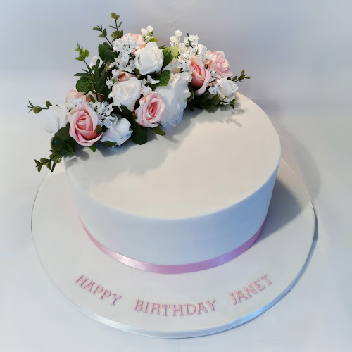 Lozzie Hakes Bakes - Hospitality and gastronomy