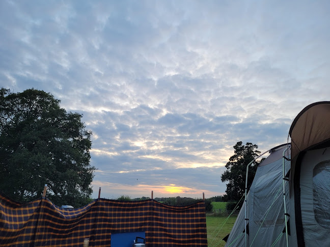 Comentarii opinii despre Compton Hall