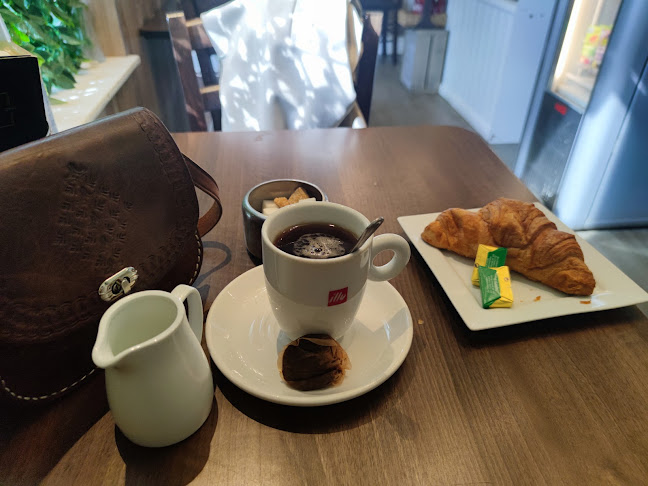 Whyatts - Coffee Shop - Coulsdon