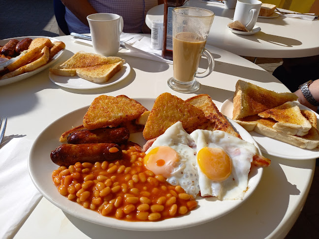 the sanctuary cafe - Bracknell