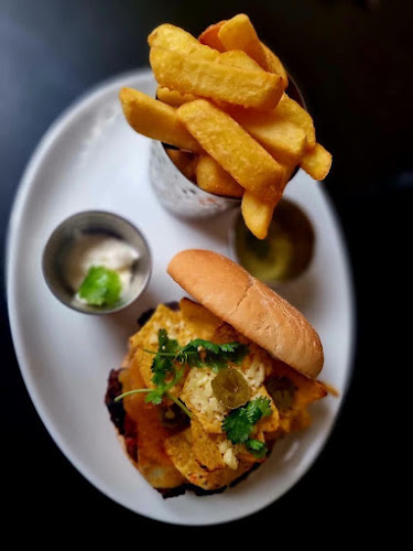 John St, Llanelli SA15 1UH