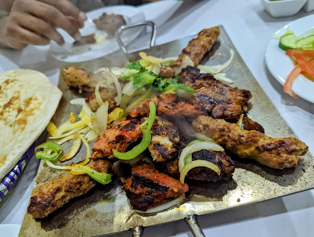 Farina's Food Lounge - Hospitality and gastronomy