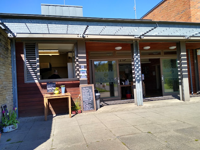 Comentarii opinii despre Henry's Cafe