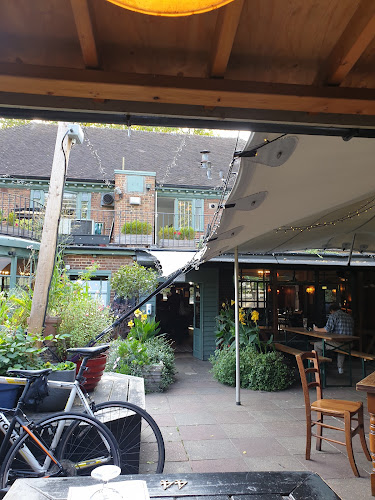 Comentarii opinii despre The Crooked Billet