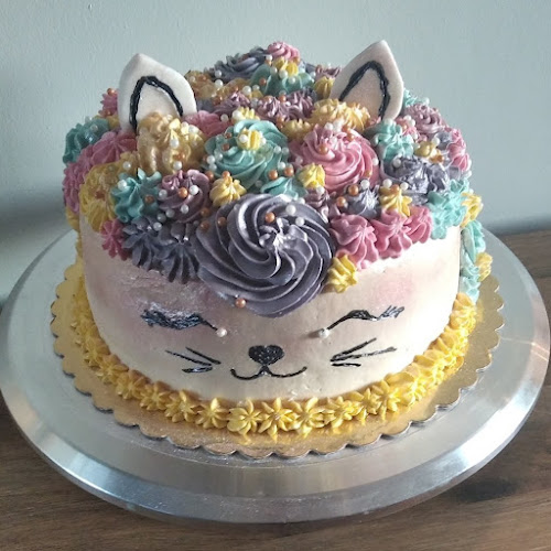 Ulli's Home Bakes - Hospitality and gastronomy