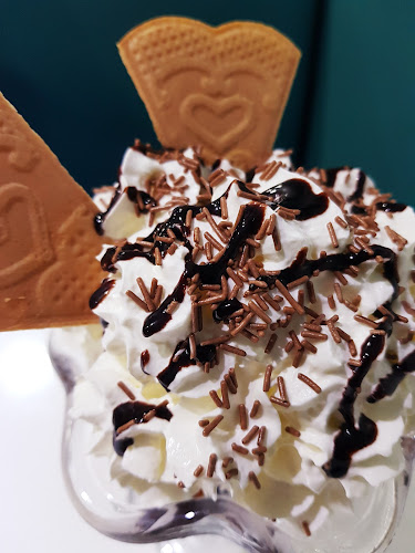 587 Cranbrook Rd, Gants Hill, Ilford IG2 6JZ