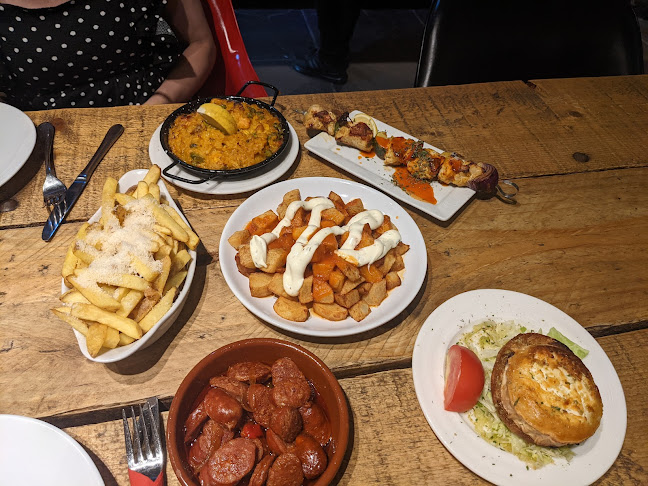 Los Reyes Tapas & Wine Bar - Newport