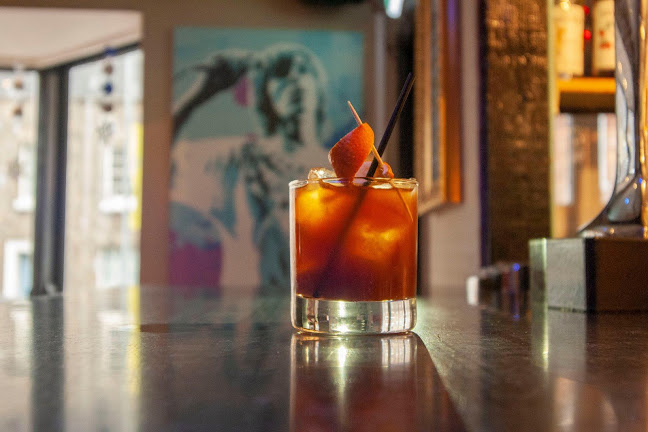 Comentarii opinii despre Twisters Bar